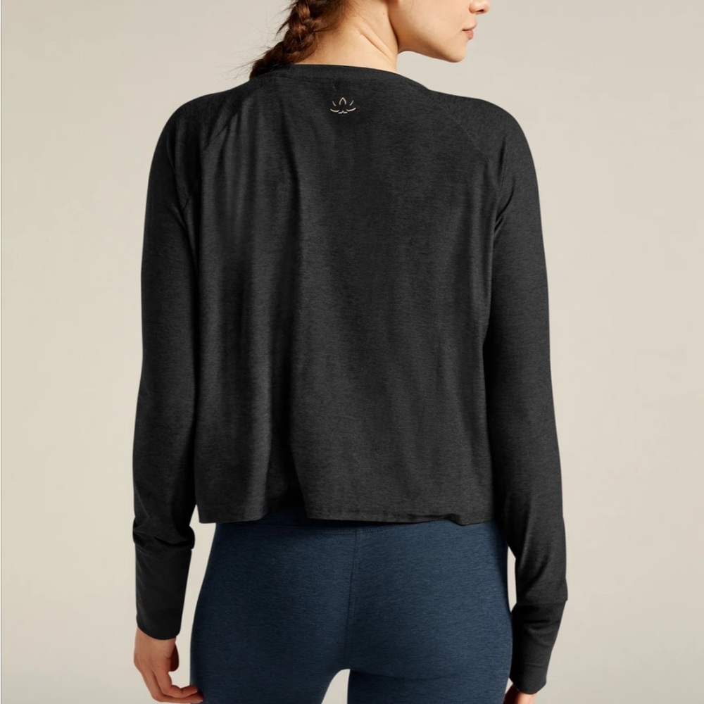 Beyond Yoga Black Long Sleeve Lightweight Pullover - Picture 2 of 6